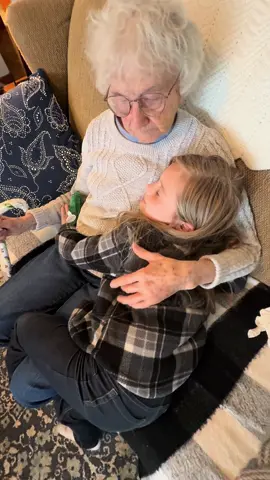 My 95 year old grandmother snuggling with my daughter - her great granddaughter - most people aren’t even lucky enough to have grandparents their whole lives let alone have their grandparents be able to experience their own children 💕 I feel so blessed 💕 #greatgrandma #hugefamily #largefamily #blendedfamily 