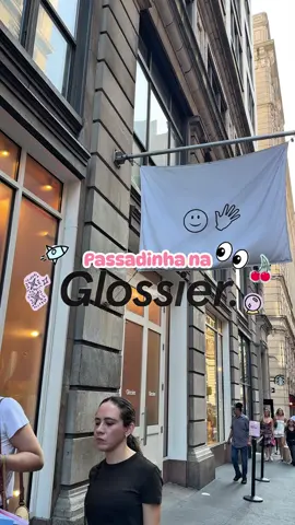 simplesmente @Glossier 🍒✨🫧💗💋 #glossier #nyc #Vlog #glossierstore #glossiernyc #newyork