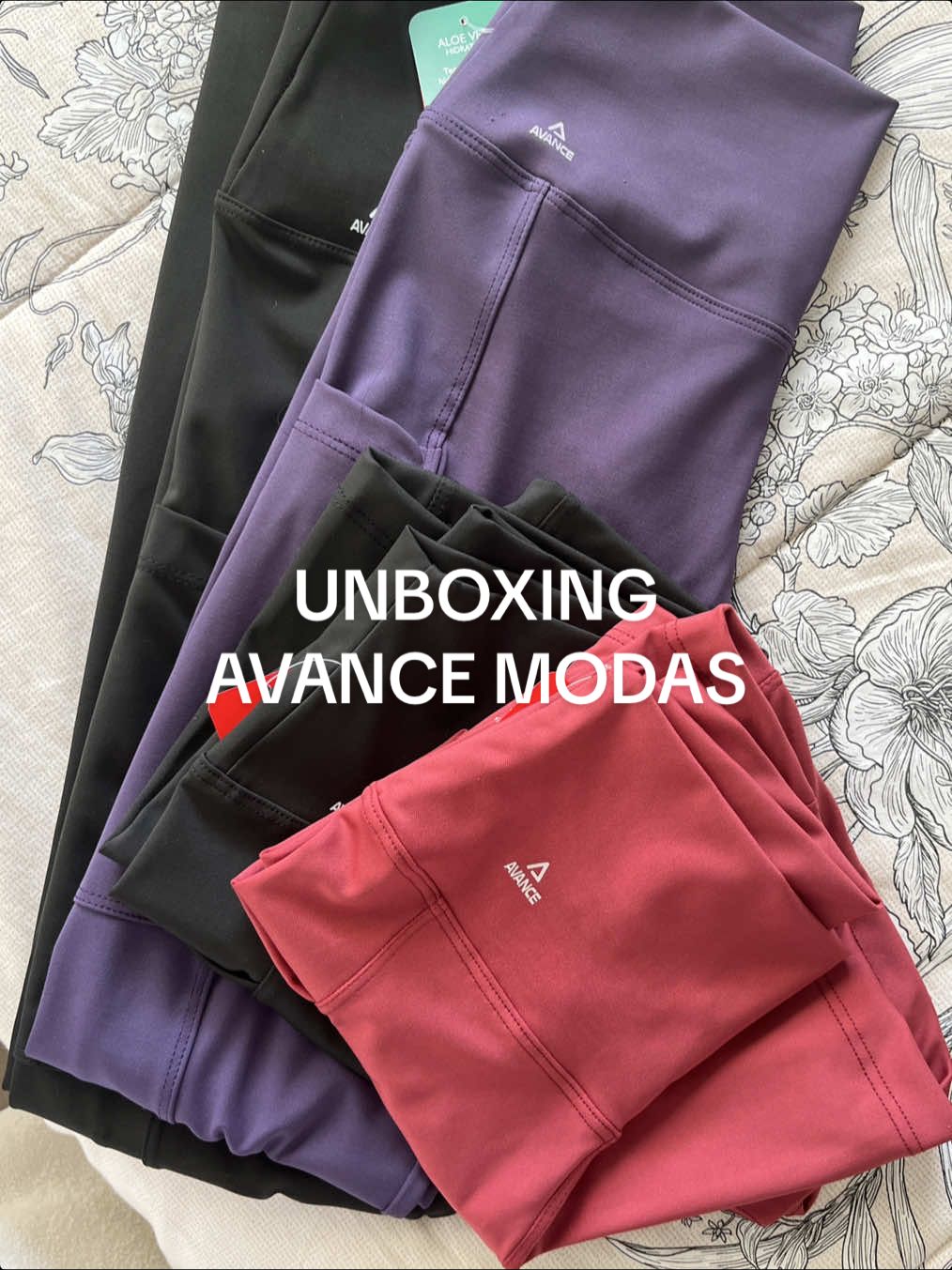 Simplesmente apaixonada por cada peça da @Avancemodas! Essa loja da Shopee é maravilhosa! 💖 Recebi algumas peças deles para testar e amei! Tanto os shorts quando as leggings são de poliamida, tem a cintura super alta e possuem bolso lateral, ideal para o cardio. Além disso, tem proteção UV, costura dupla e ZERO TRANSPARÊNCIA! 🌟🤍 Tô apaixonada pela qualidade das peças e, principalmente, pelo custo benefício! Super recomendo 🤭💸 ID das peças na Shopee: Legging: AZM-XHA-KGV Shorts: AMM-YJH-EWY #roupafitness #avancemodas #shopee #conjuntos #Fitness 