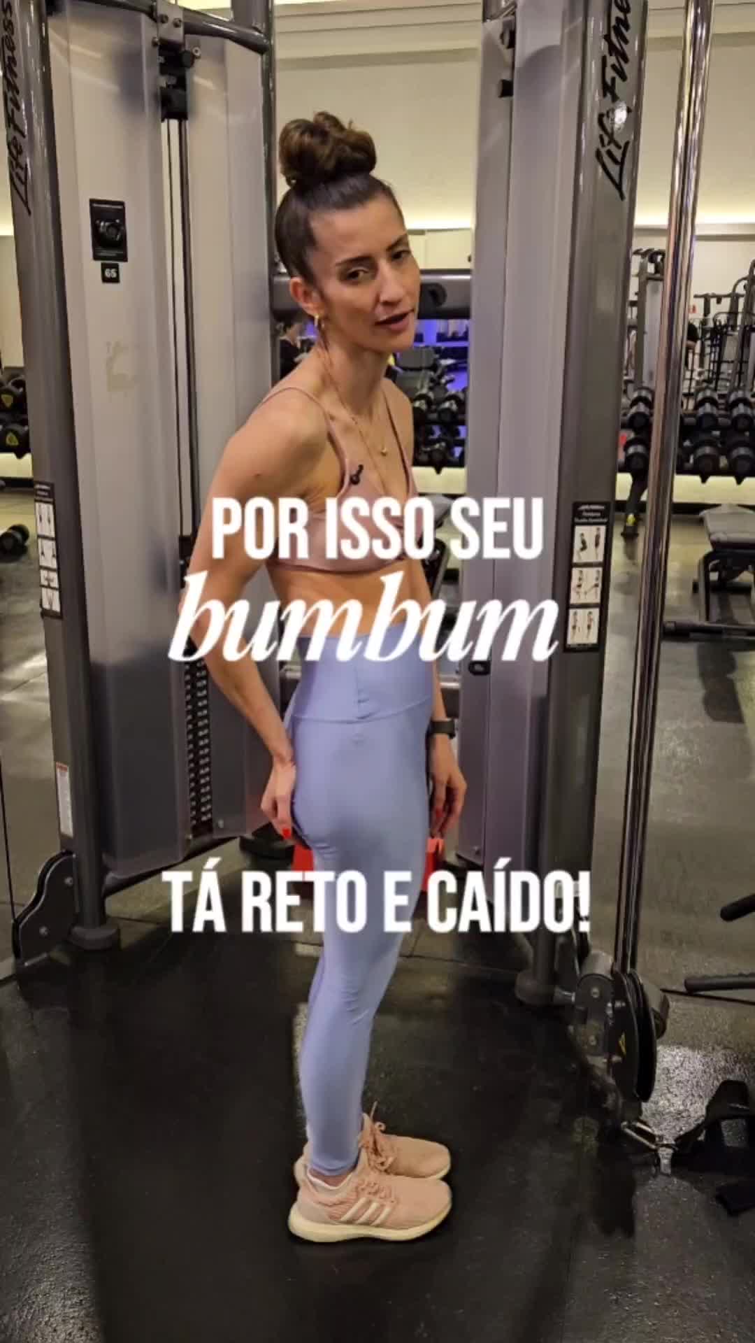 🍑 “Por que meu bumbum não cresce?” Talvez porque você tá priorizando os exercícios ERRADOS! 😬 Sim, a abdução na polia e a cadeira abdutora ativam o glúteo... mas só uma pequena parte dele! Se você quer um bumbum empinado, durinho e com volume, precisa trabalhar TODAS as porções do glúteo, e pra isso… eu mostrei no Reels os 5 exercícios mais potentes pra isso! 🔥 Salva esse vídeo 🔥 Marca aquela amiga que só faz cadeira abdutora 🔥 E me segue pra mais dicas de treino com resultado de verdade! #bumbumempinado #treinodegluteo #treinofeminino #hipthrust #gluteos #emagrecimento #treinocomresultado