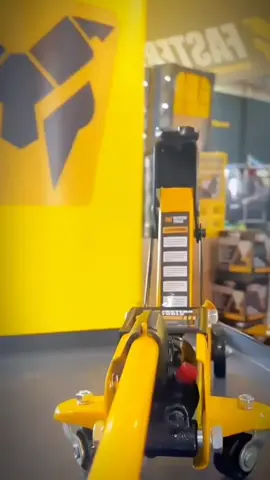 🚨 Não é brinquedo… é ferramenta de respeito! Esse macaco hidráulico tipo jacaré levanta até 2 toneladas com facilidade. Compacto, resistente, com trava de segurança, rodas de ferro fundido e alavanca longa — perfeito pra quem quer autonomia na garagem ou oficina. ⚠️ Tá rolando oferta limitada aqui no TikTok Shop! Clica no carrinho laranja agora e entra no perfil pra garantir o seu antes que acabe! #ferramentas #garagem #oficina #tiktokshopbrasil #macacohidráulico #homem #mulher #ofertatiktok  #tiktokshopchegou 