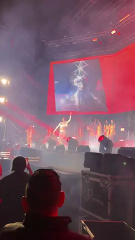 🔥¡Pierina en modo retadora!🔥 Nuestra querida Pierina Sosaya fue invitada al escenario en el concierto de @Corazón Serrano Perú para aceptar el reto de baile! 💃💥 Porque cuando se trata de representar a Alma Bella de Nílver Huarac, ¡dejamos el alma y el ritmo en cada paso! 💖🎶.  @PierinaSosaya  #almabelladenilverhuarac #corazonserrano #complejosantarosa #cumbiaperuana 