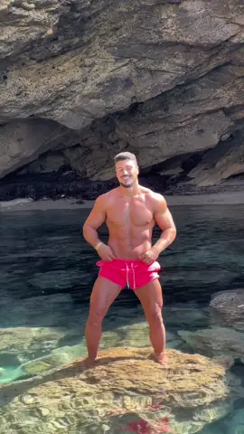 #men #boy #muscle #hunk #handsome #malemodel #ripped #flex #flexing #pretty #rich #fit #fitnation #posing #stud #fitnssmodel #Fitness #hotaf #gymmotivation #Love #beachbody #beachboy #beach #usa🇺🇸 #usa #🇺🇸 