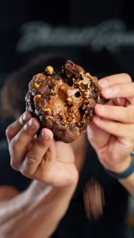 $24 VS $100 Cookies. #Foodie #foodreview #review #cookies #FoodTok 