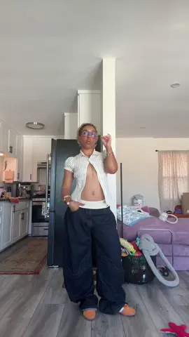 my two personalities in a song🧍🏾‍♀️