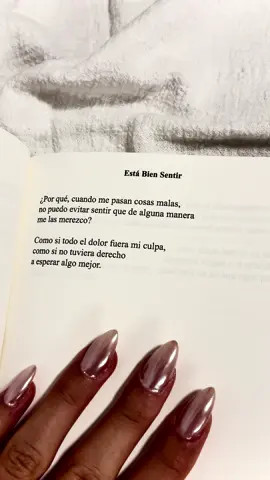 📓 | Está bien sentir, disponible en amazon🖤 #estabiensentir #marionamolina #epifaniasdemedianoche #midnightepiphanies #bestseller #BookTok #amazonfinds 
