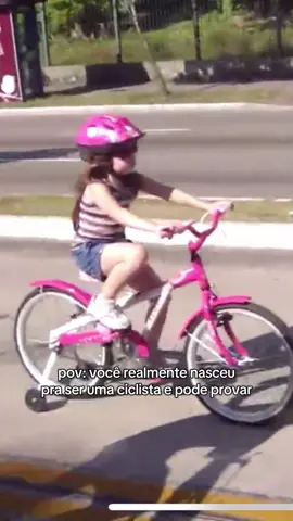 não sei oq é melhor: meu óculos da Hello Kitty ou a qualidade da câmera 