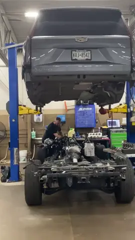 Aint neva see no shit like this before I was amazed fr 🔥😅👏🏽 #fyp #viral #cadillac #escalade #mechanic #mechanicsoftiktok 