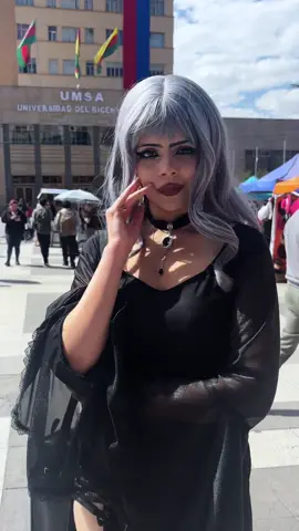 📍 ¡Estamos en NUESTRA NUEVA CASA! @✮ Maik ✮ te guía en este recorrido por el nuevo Coven 🖤 Un espacio místico, gótico y lleno de magia. ✨ ¿Ya nos visitaste? 📌 Av. 6 de Agosto #2036, casa amarilla, entre JJ Perez y Aspiazu Subiendo las gradas, hacia la izquierda 🏠 #CovenBolivia #NuevaUbicación #TiendaGótica #GóticaEspiritual #ModeloGótica #MikaEnCoven     