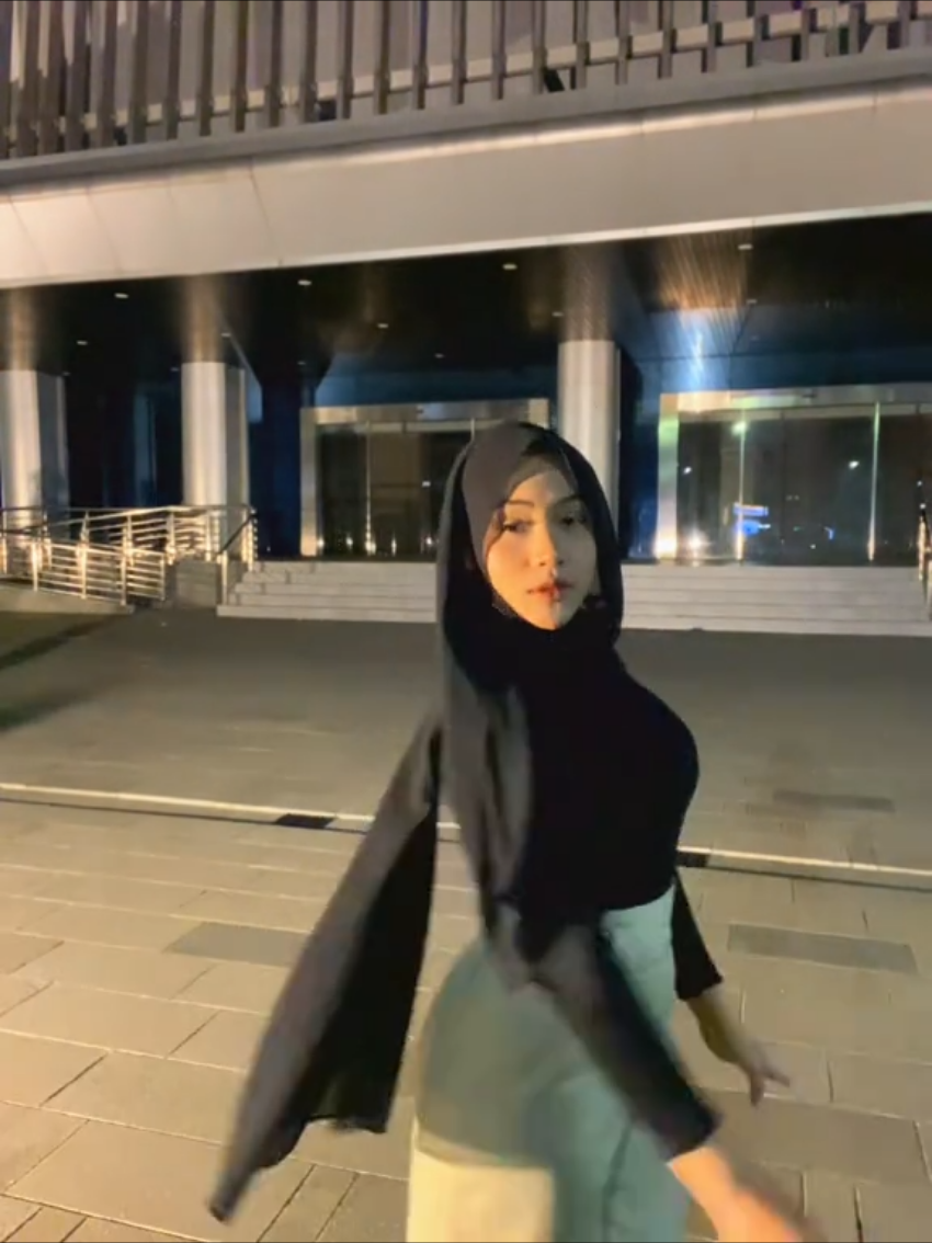Bulet Bikin Icibos Resah #tobrutstyle😋 #fakebodyy⚠️ #hijab #fyppppppppppppppppppppppp #fyp 
