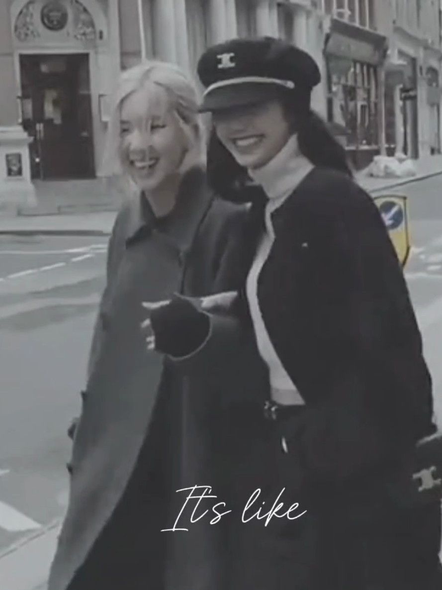 I see you in my dreams💗#lalisa #rosé #chaelisa #chaelisaedit #dreamslisa #blackpink #fyp #foryou #fypage #viral 