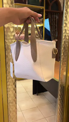 Jangan coba-coba beli brand ini kalau kalian gak mau ketagihan  #tasselempangwanita #handbagwanita #taswanitaelegan #shoulderbagwanita 