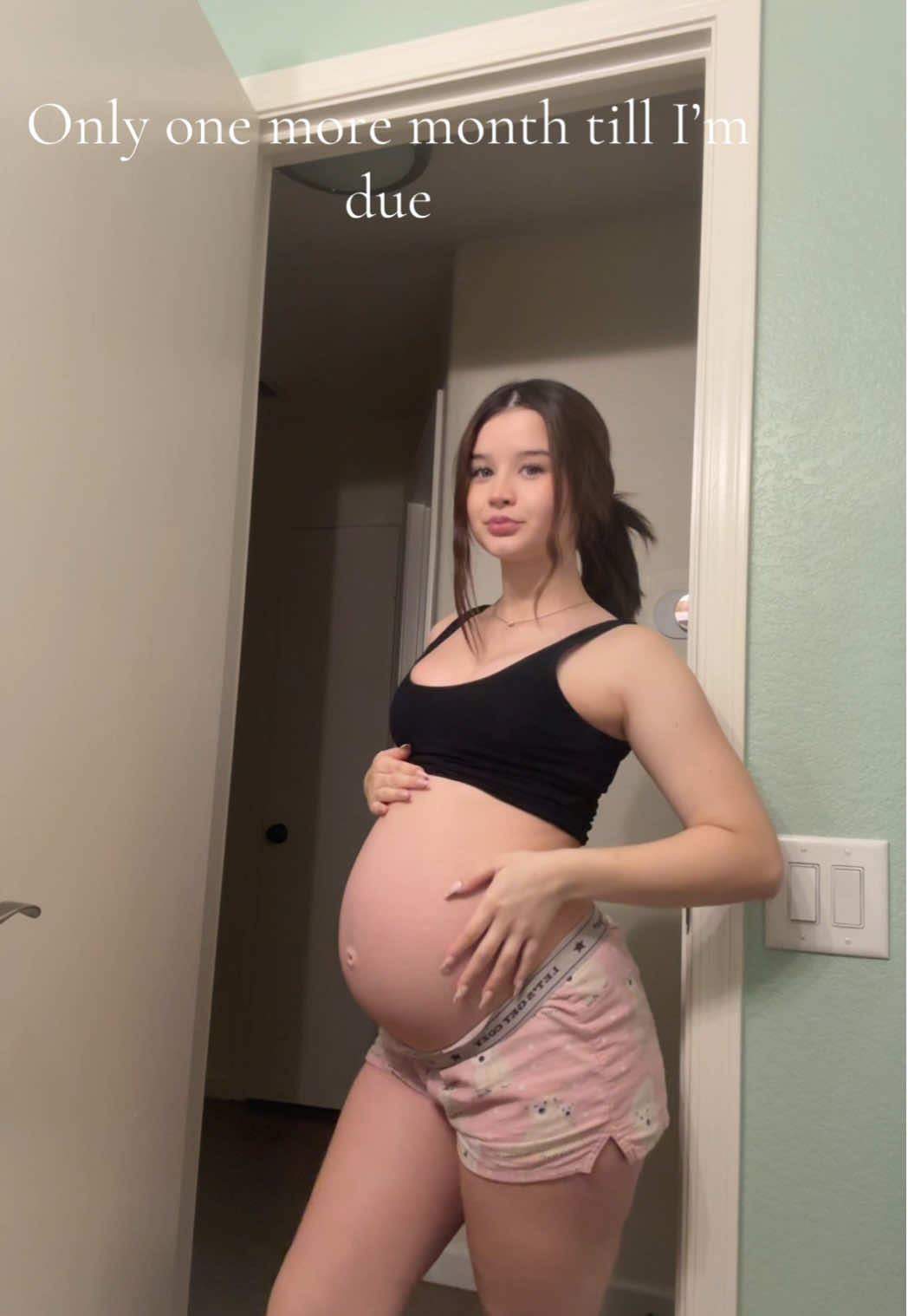 8 moths pregnant #fyp #viral #babybump #pregnantlife #pregancy 