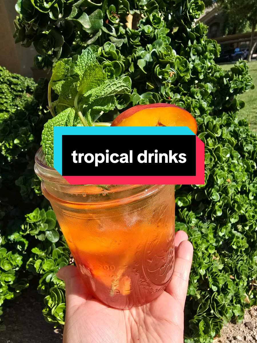 nuestros amigos de @Amoretti-  nis enviaron una muestra de este delicioso syrup una opción refrescante  para este calor cito #tiktok #amoretti  #peach  #tiktokshop  #spritz  #mocktails  #drinks 