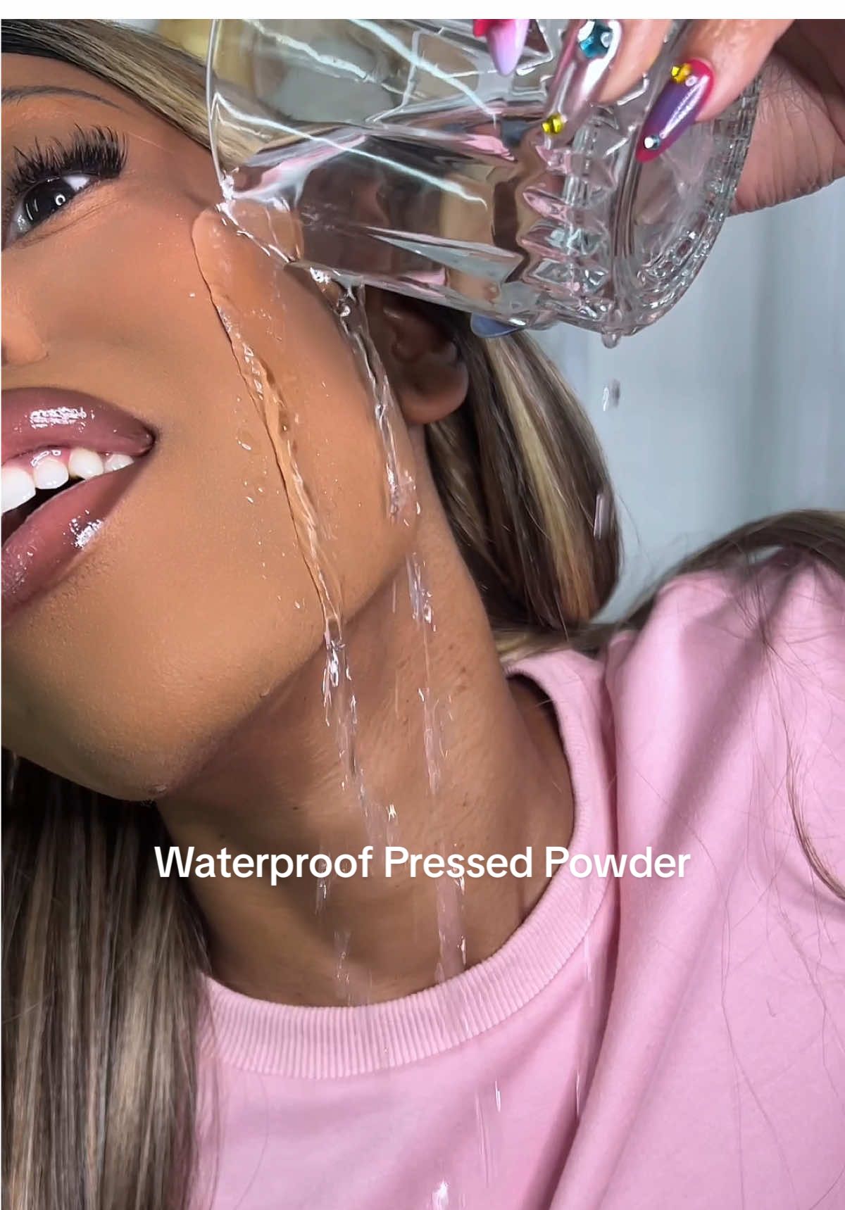 Carslan Black Magnet Soft Focus Powder has outdone itself! Waterproof pressed powder and its oil control pressed powder in one 🙌🏾 #carslan #pressedpowder #translucentpowder #oilcontrol 