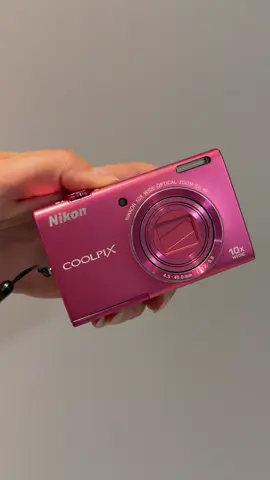 As câmeras perfeitas que estão disponíveis no nosso perfil🥹  #cybershot #cameradigital #digicam 