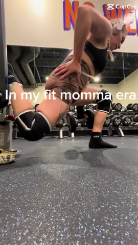 Fit mommy era #GymTok #workoutmom #fitmommy 