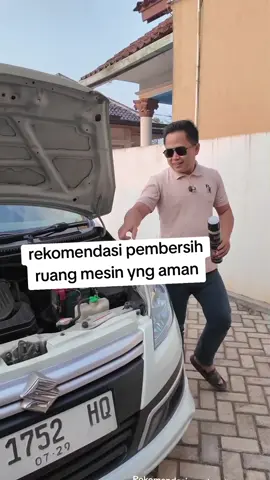 Rekomendasi pembersih interior mobil dan kotoran mesin #bgk #bgkinteriorcleaning #foamcleaners #foamserbaguna #pembersihkerak 