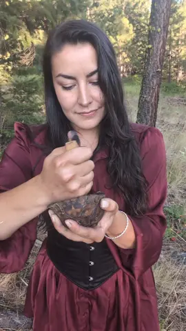 She can't stop busting rocks and making arrows in the woods #survival #handmade #arrows #DIY #bushcraft #backwoods #handcrafted #obsidian #flintknapping #forest