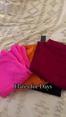 Spooky Flare Bundle! Grab a pair of my favorite Fiona Flares and get a surprise spooky tee 🎃#willowboutique  Added the individual flares as well bc ladies you will become obsessed too🤭
