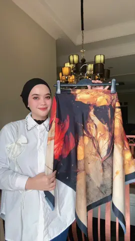 Motif terbarunya ✨ #promomakangajian #paydaysale #wibgajian #hijab #hijabsegiempat #bestseller #square #hijabwanitacantik #hijabalyssa #hijabstyle 