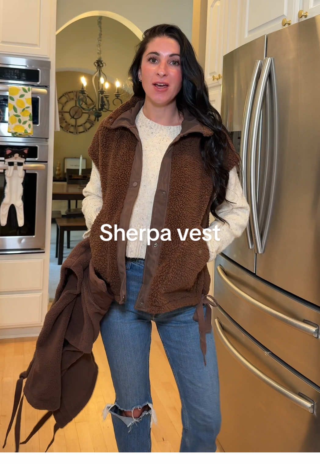 This Sherpa vest is the perfect addition to any outfit 🐻🤎 @TanmingFashion  #sherpavest #vest #fallvest #falloutfitinspo #tiktokshopbacktoschool #tiktokshopcreatorpicks 