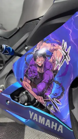 Personalização exclusiva, deixando a moto com destaque em meio a multidão. Impressão digital com laminação transparente para um brilho melhor e mais durabilidade🔥 orçamentos via Whats 📞41 9 9709-1155  #yamaha #r15 #yamahabrasil #yamahar15 #150