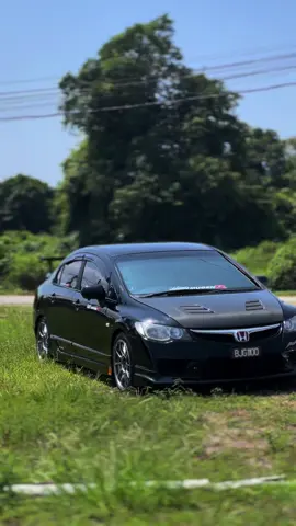 si putih atau si hitam? 🫣 #fyp #fypage #trending #jualbelikeretaterpakai🚘 #civictyper #viralvideo #hondacivic #fypシ #fyppppppppppppppppppppppp #hondacivicfdmalaysia #honda #honda #xyzbca #viral #civic 