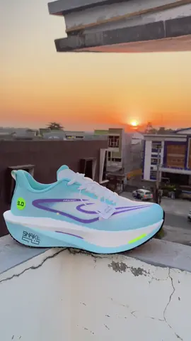 Sepatu running terbaru harga 300rb an,buruan dibeli sebelum kehabisan #sepaturunning 