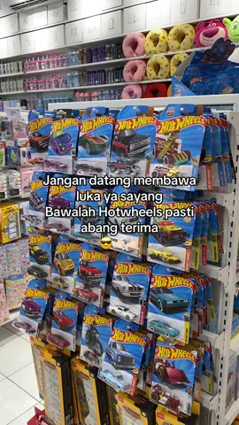 #minisoidgoodthing #belanjadiminiso #hotwheels #hotwheelscollector #hotwheelscollections #hotwheelsoptimusprime #fypage #miniso #hotwheelsminiso #innerchild 