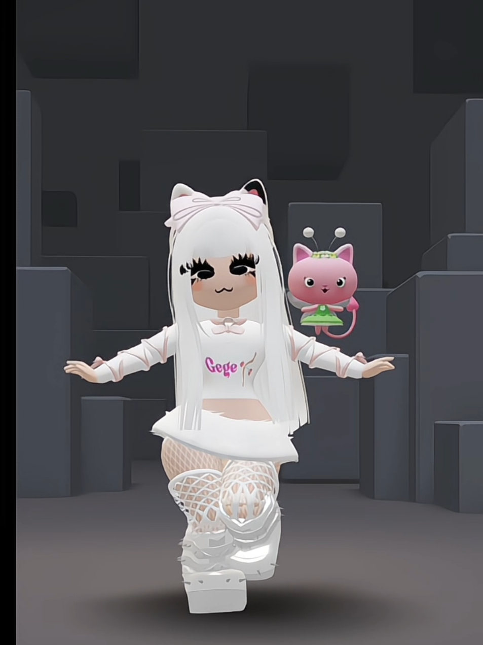sinceramente não sei porque se incomodar com o que o outro gosta ou gasta o próprio dinheiro, mas bem isso é só minha opinião  . . . . . . . #outfitideas #chibigirlroblox #estilosroblox#fypagetiktok  #fyyyyyyyyyyyyyyyyyyy #creatorsearchinsights 