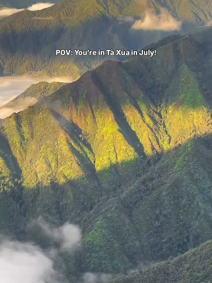 🏞️ This is not just a trip — it’s a moment of magic you’ll never forget. 📍Tà Xùa, North Vietnam – cloud-hunting season is calling!#vietnamtravel #trending #taxua