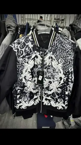 Mang Mùa Đông Tới Đây Đi Sẵn Đủ Size 1.X.X.X... 🔝🔝🔝 #CapCut #winboutique #thoitrangnam #quanaoquangchau #quangchaucaocappp #xuhuongtiktok2025 #viral #aokhoac 