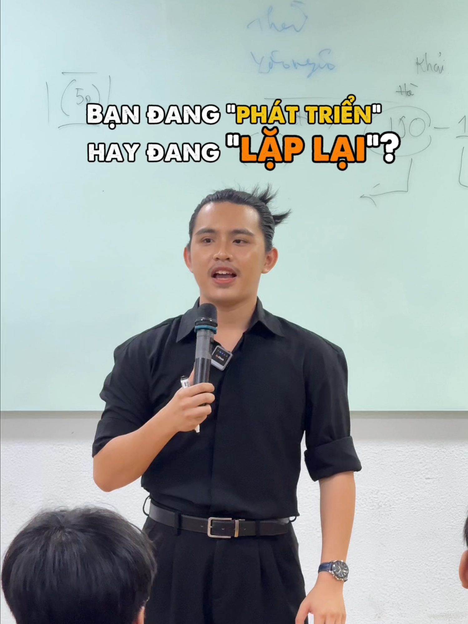 Theo các bạn thì chúng ta đang phát triển hay chỉ đang lặp lại 1 vòng lặp không hồi kết!#thongtruyentin #thaythongphanbien #dongocquocthong #LearnOnTikTok #tuduyphanbien #tuhoc #FTU #MOW #khacbiet #tranhluan #giaovien #tuduy #dongluc