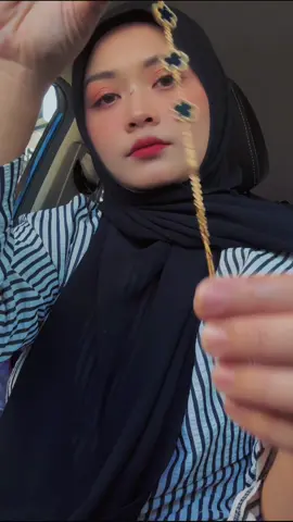 Gelang clover ni comel je bila pakai , siap ada kotak taw weh! #aliffsyukri #gelang #gelangclover #bracelet #cloverbracelet 