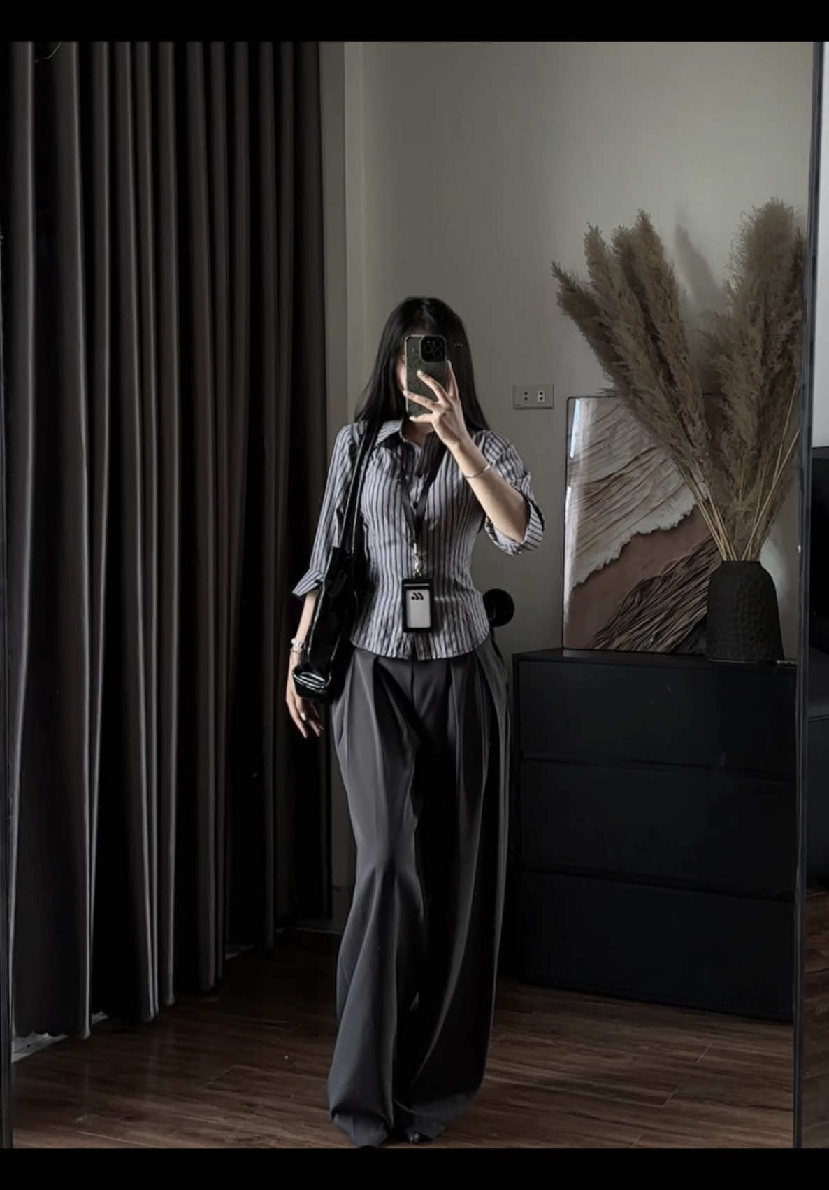 Lương 5 trẹo đời sống 50 trẹo #OOTD #quanongrong #mrsstudio #myoutfit #trendingtiktok #somicongso #thoitrangnu #sominu 