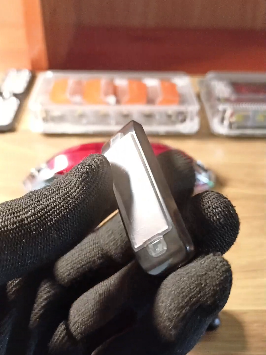 Đèn LED Cảnh Báo Không Dây Mini cảm biến khi trời tối tự bật dùng điện năng lượng mặt trời #denxe #denledthongminh #trangtrixe #denledtrangtri #dochoixe #xedep #phukienoto #phukien #xuhuongtiktok #xuhuong #xedovietnam 