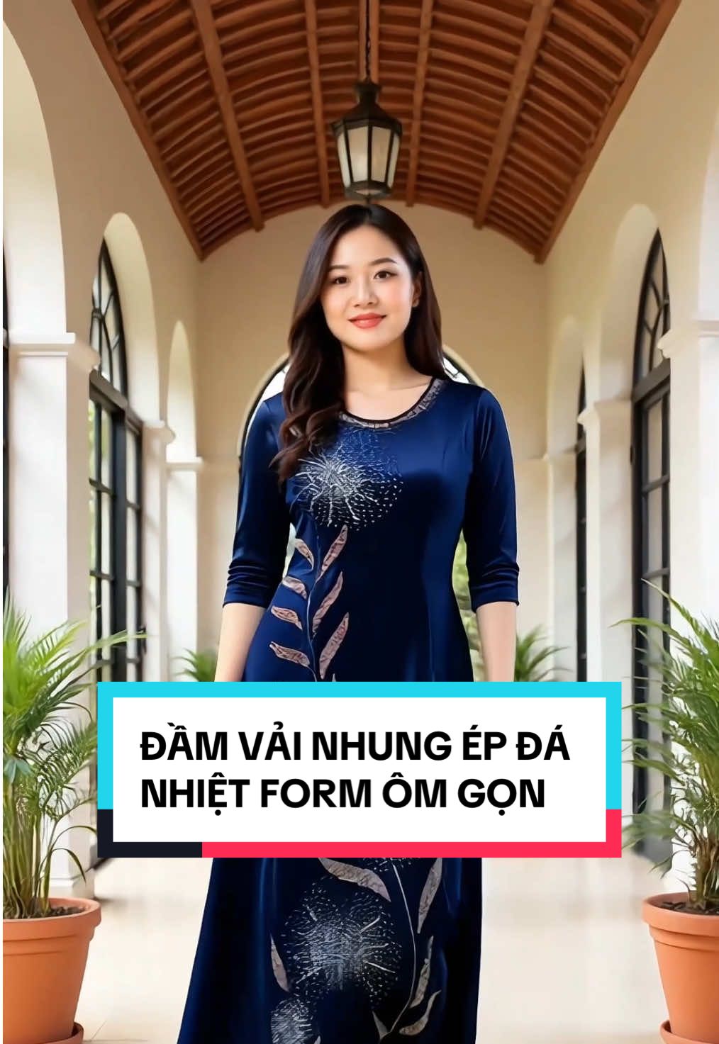 Đầm trung niên dáng dài, chất nhung ép đá nhiệt, form ôm gọn thanh lịch sang trọng 😘 có nhiều màu lựa chọn #tiemdocuamom #dotrungnien 