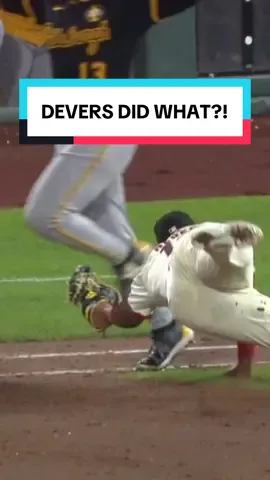 Rafi wasn’t giving up on this play 😱 #MLB #Baseball #Defense #RafaelDevers 
