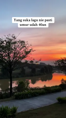 Lagu udah lama tapi masih enak didengari,betul tak… #gambarancinta #inkachristie #foryou #foryoupage #masukberandafyp #fypツ 
