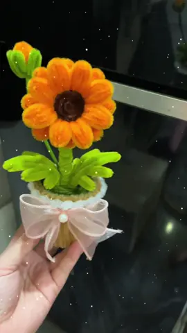 Chậu hoa hướng dương kẽm nhung để bàn. Giá sỉ từ 2x 🌻#viral #xh #handmade #hoakemnhung 