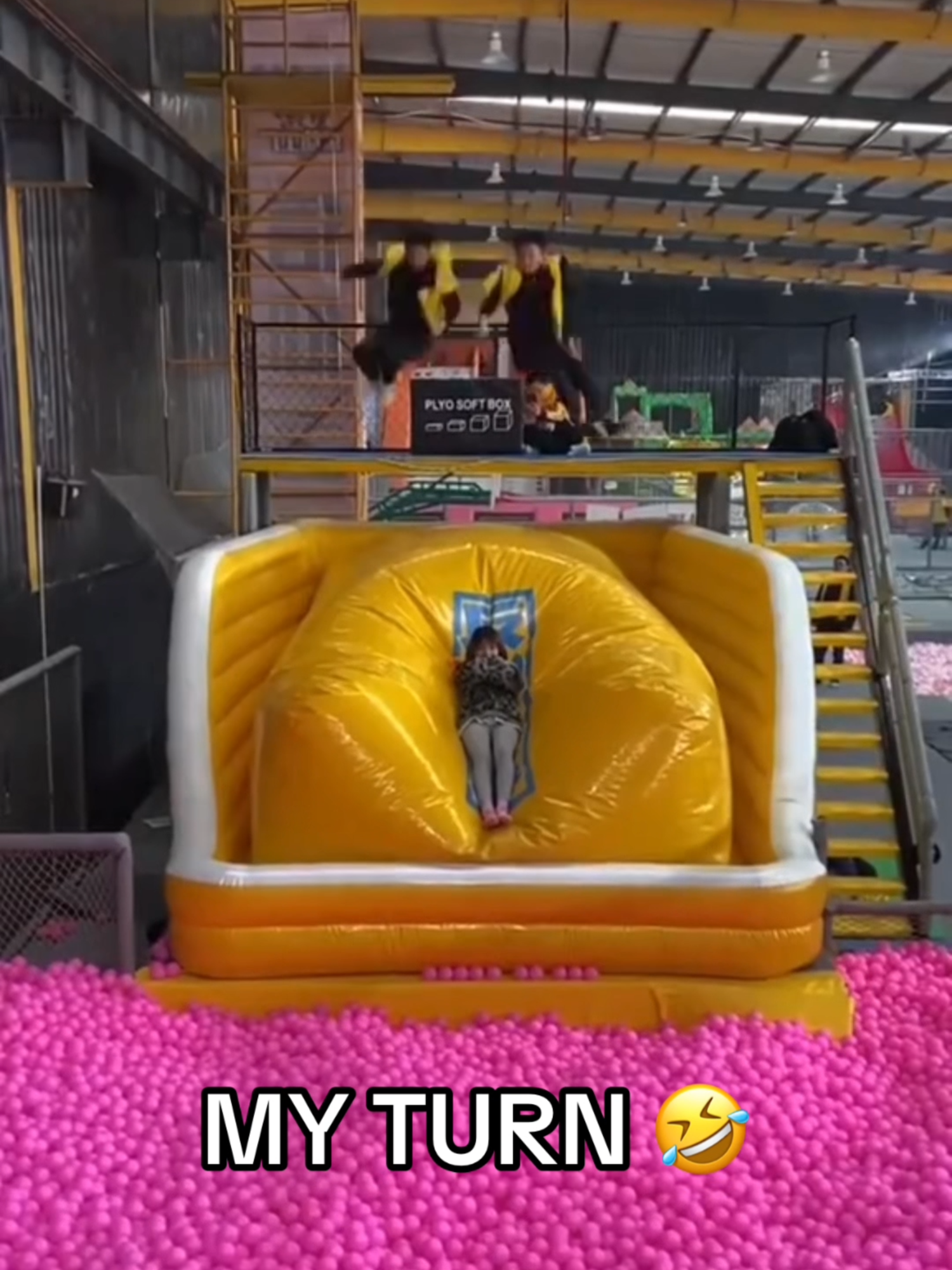 This looks SO FUN 😂 #jump #flying #ballpit (via unknown)