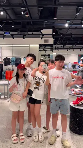 Chị Mẹ đưa các con đi sắm đồ dùng học tập chuẩn bị cho năm học mới💃🏼@ngkhanh @M.nhat24_11 @lâm khải @vy cute @Mẹ 3 Con Review #xh #xuhuong #me3con 