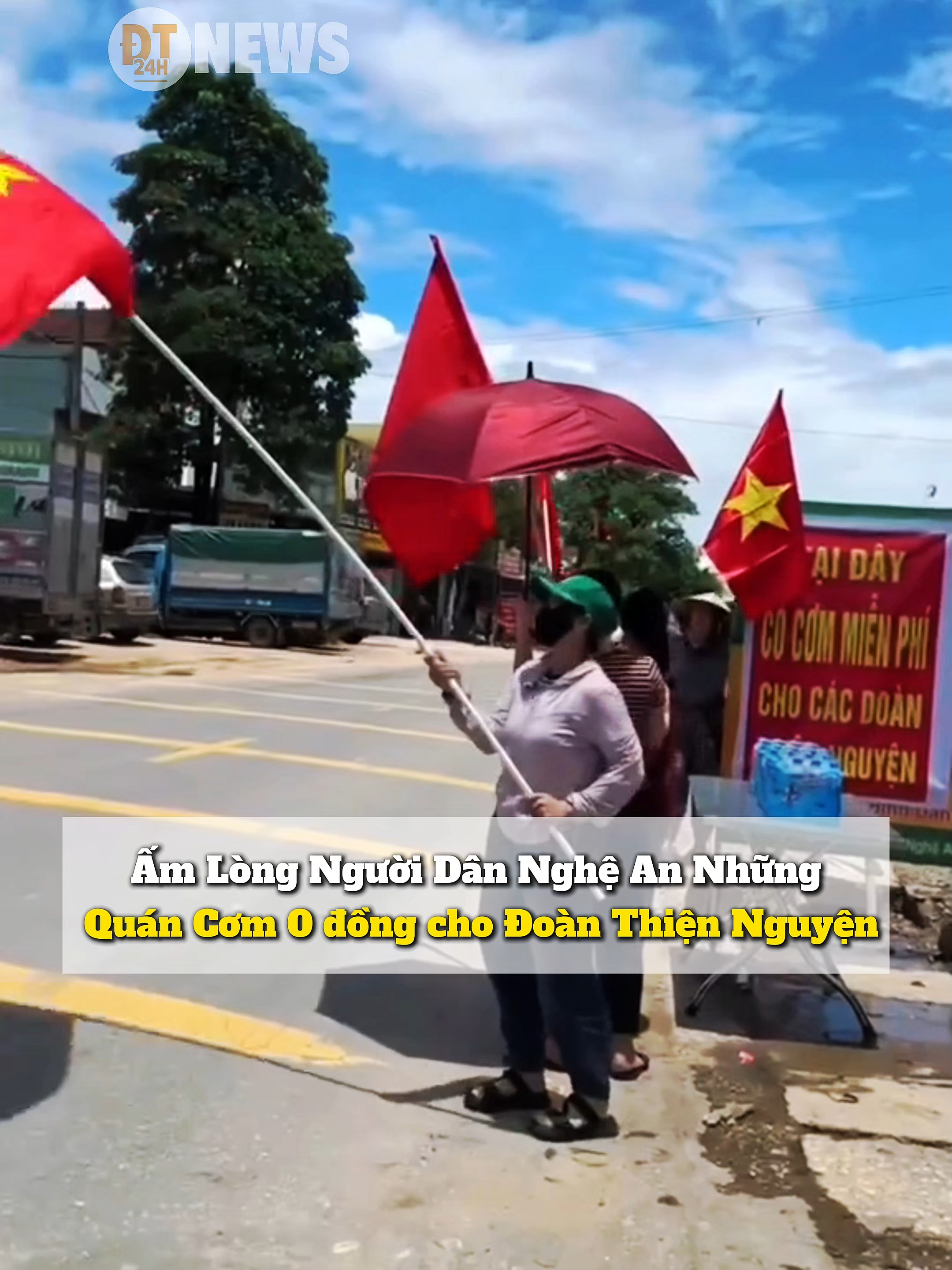 Khoảnh khắc người dân Nghệ An mời Đoàn thiện nguyện ăn cơm 0 đồng #diemtinnew24h #nghean #tinhthuong