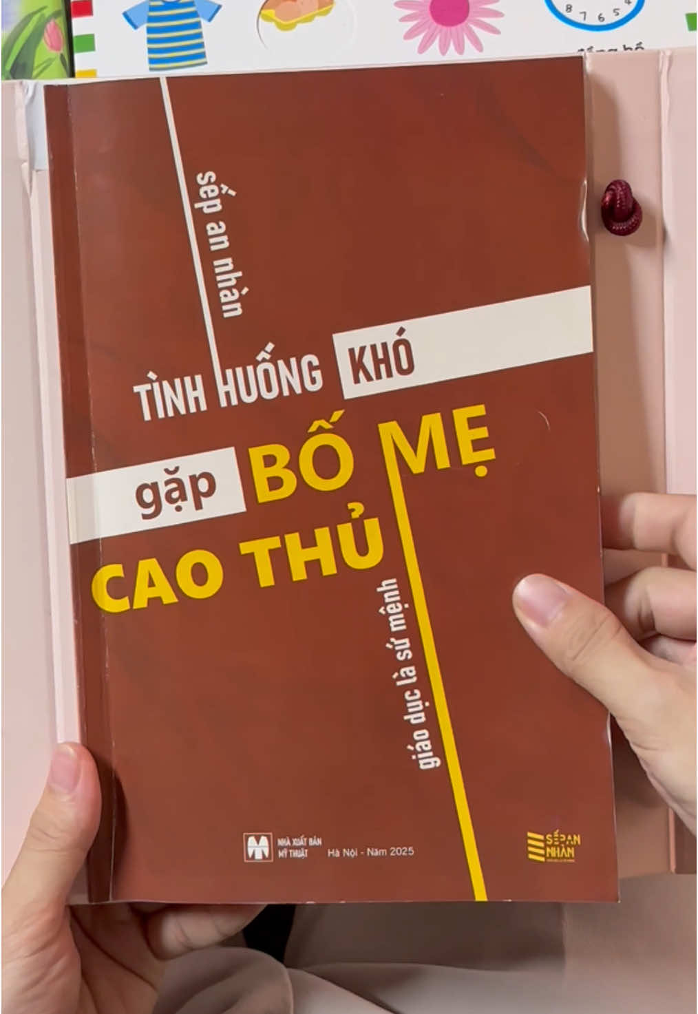 Cuốn sách này giúp con hết nghi.ện điện thoại ba mẹ tham khảo nhé #hatmamtrithuc #daycondungcach #nuoidaycon #daycon #xuhuongtiktok #sachhay  @Hạt mầm tri thức 
