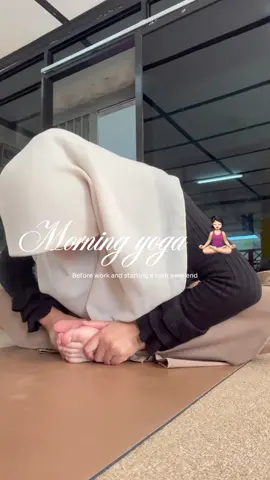 Morning yoga to start a busy day #yoga #yogapractice #palangkaraya #morningvibes #4upage 
