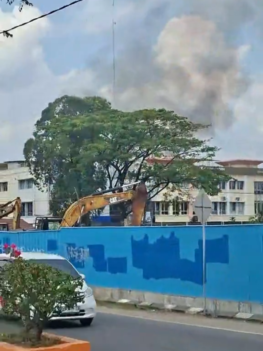 Mari Bertempur Sehancur Hancurnya,🔥🚒💨... #pemadamkebakaran #damkarindonesia #legacy #rucas #fyp #tiktok #palembang #capcut #jj  #damkarpalembang #firefighter #rescue #emergency #fireworks #damkar #kebakaran 