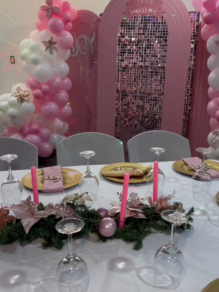 ASÍ SE VIVIÓ NUESTRA POSADA NAVIDEÑA 💖🎅🏻🦌🎄. ESTA ES LA REACCIÓN DE MIS INVITADAS AL VER LA DECORACIÓN ME ESMERÉ ✨ LAS AMOO #PosadaNavideña #DecoraciónNavideña #ReaccionesFelices