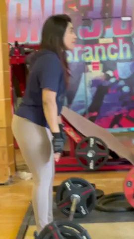 Traag🦵🦵💪💪 @fitness.lover626 #Gym #foryou #foryoupage #trending #bd #vairal #100kviews #trending #everyone #fypシ゚viral #vairalvideo #fitnessmotivation #bodybuilder #fypviraltiktok🖤シ゚☆♡ 