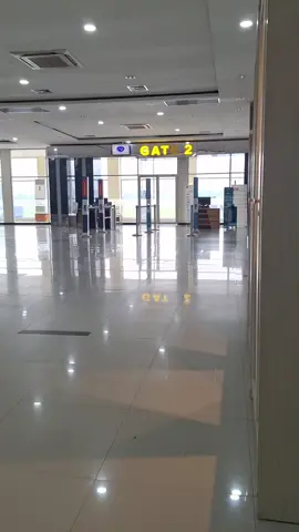 siapa yg hari ini flight siapa tau bareng#suasana bandara#ruang tunggu